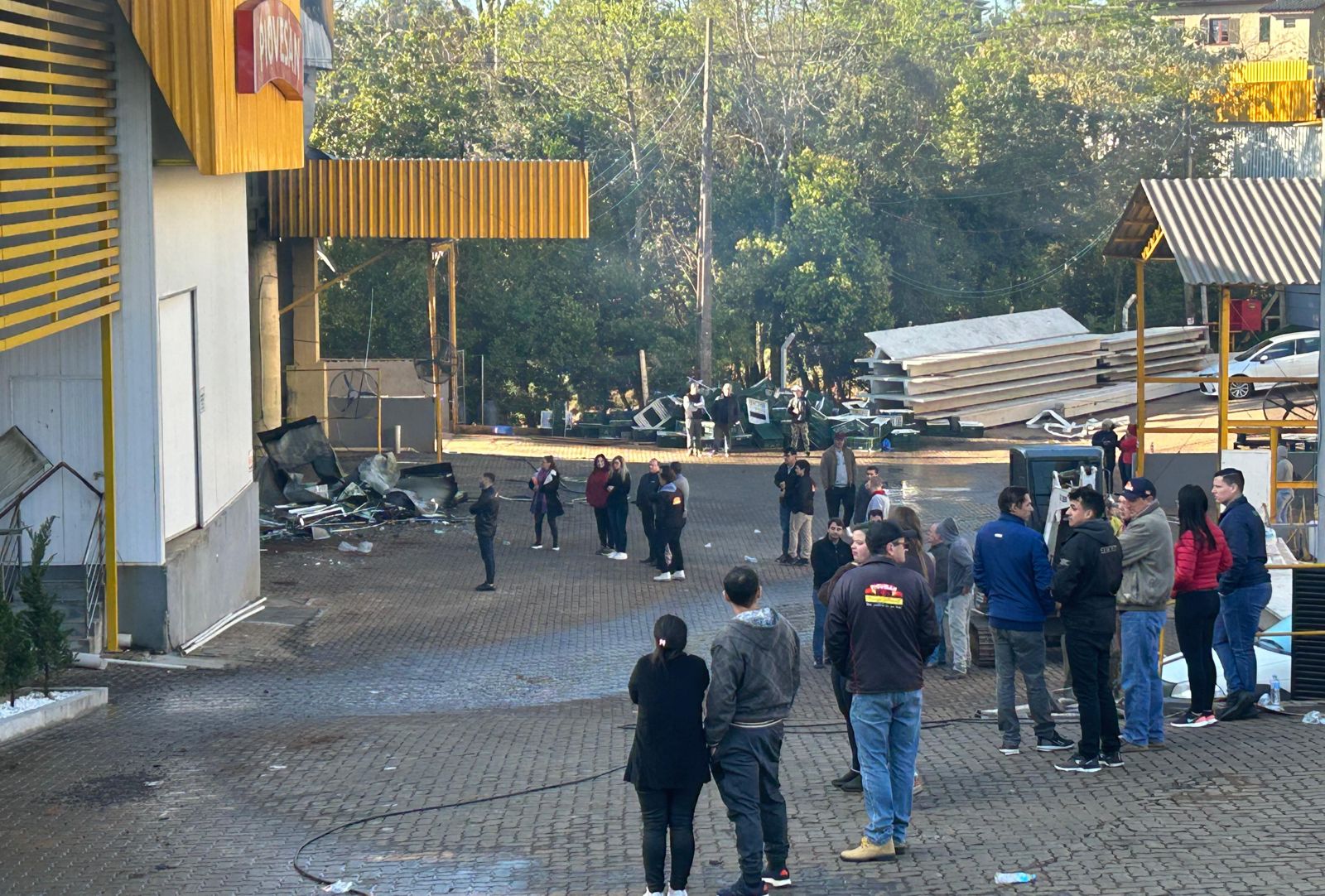 Capa Paróquia da Catedral Santo Antônio expressa solidariedade à Frangos Piovesan após incêndio que atingiu a empresa