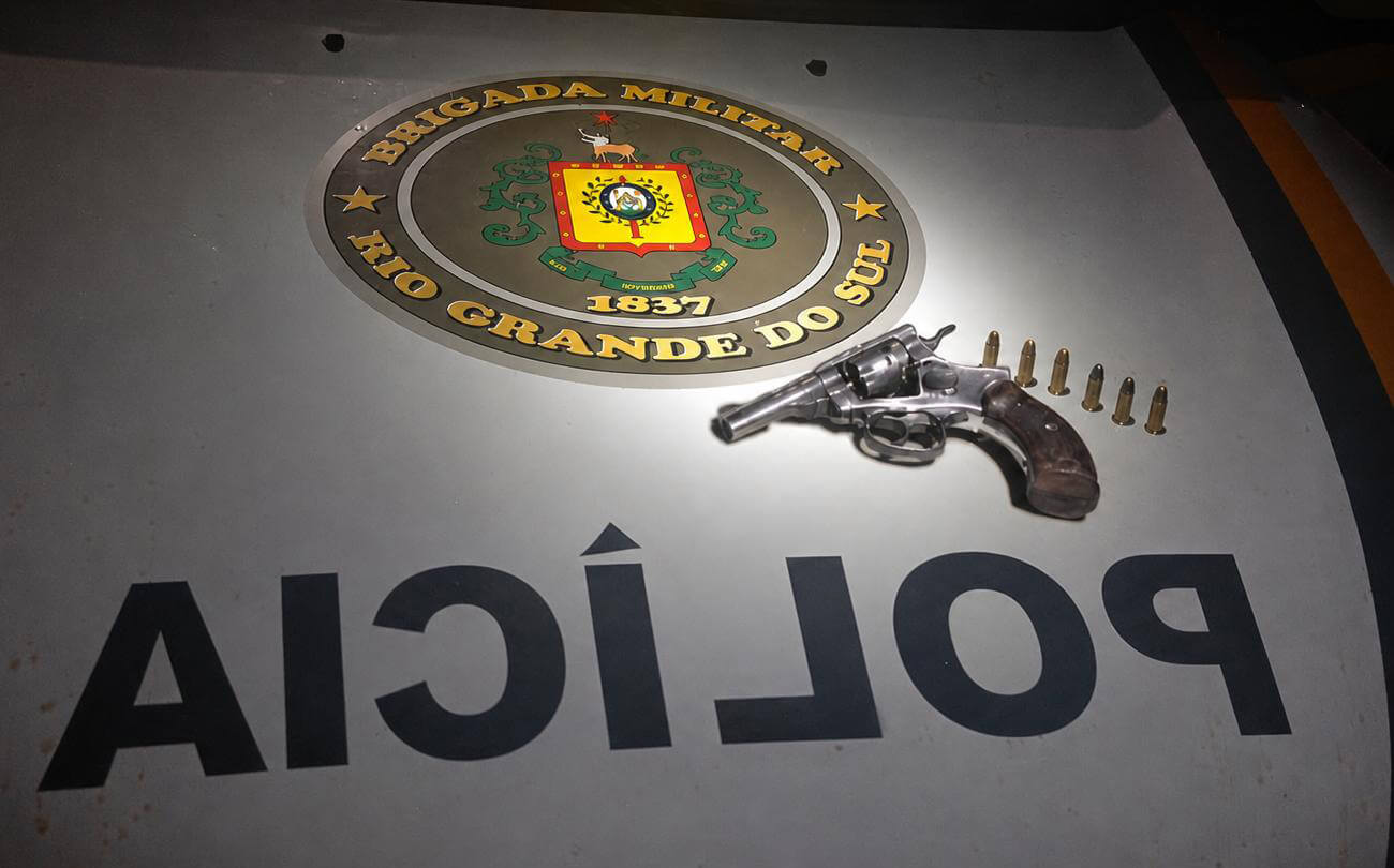 Capa Brigada Militar apreende arma de fogo durante operação em Iraí