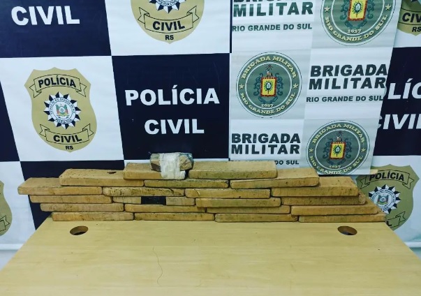 Capa Tenente Portela: BM e PC apreendem grande quantidade de droga