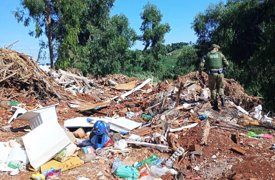 Capa Brigada Militar flagra descarte irregular de resíduos em Trindade do Sul