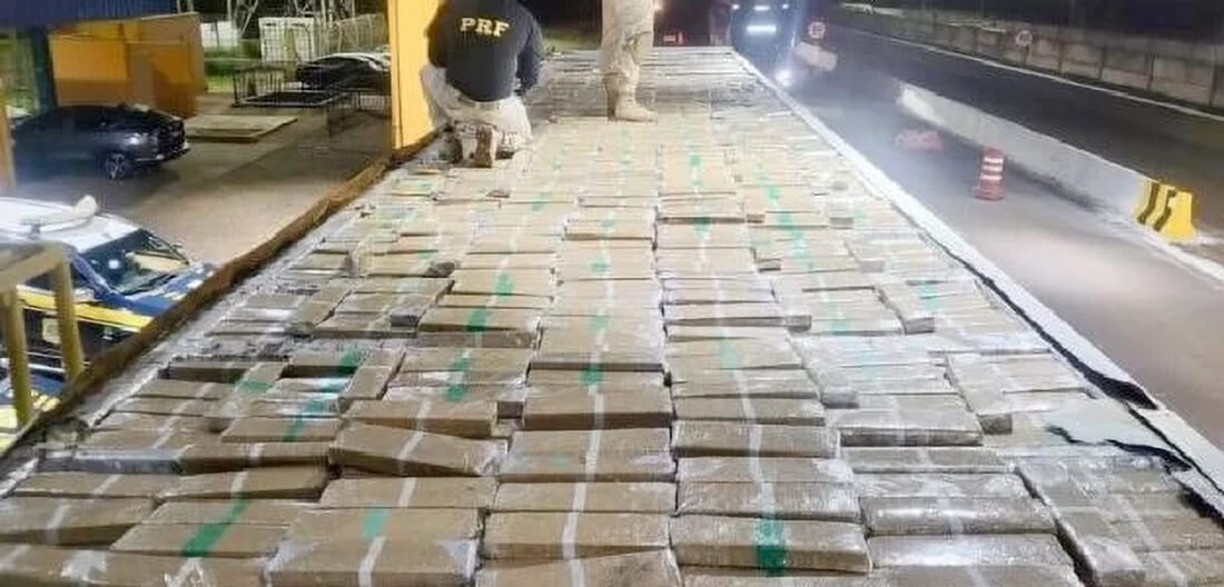 Capa Caminhoneiro gaúcho é flagrado com mais de duas toneladas de maconha no Paraná