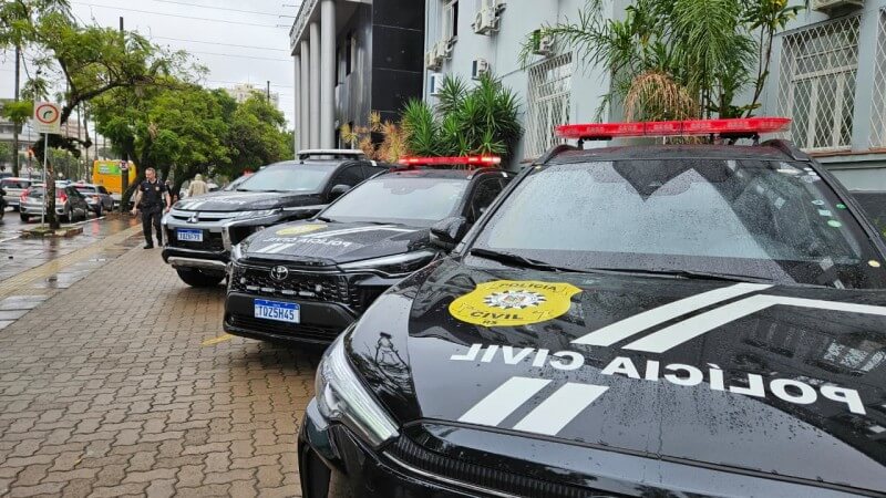 Capa Delegacias do interior do RS e da Mulher receberão a maior parte das 48 viaturas entregues à Polícia Civil