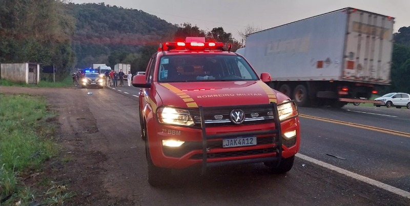 Capa Colisão fatal entre carro e carreta na BR-386 em Almirante Tamandaré do Sul