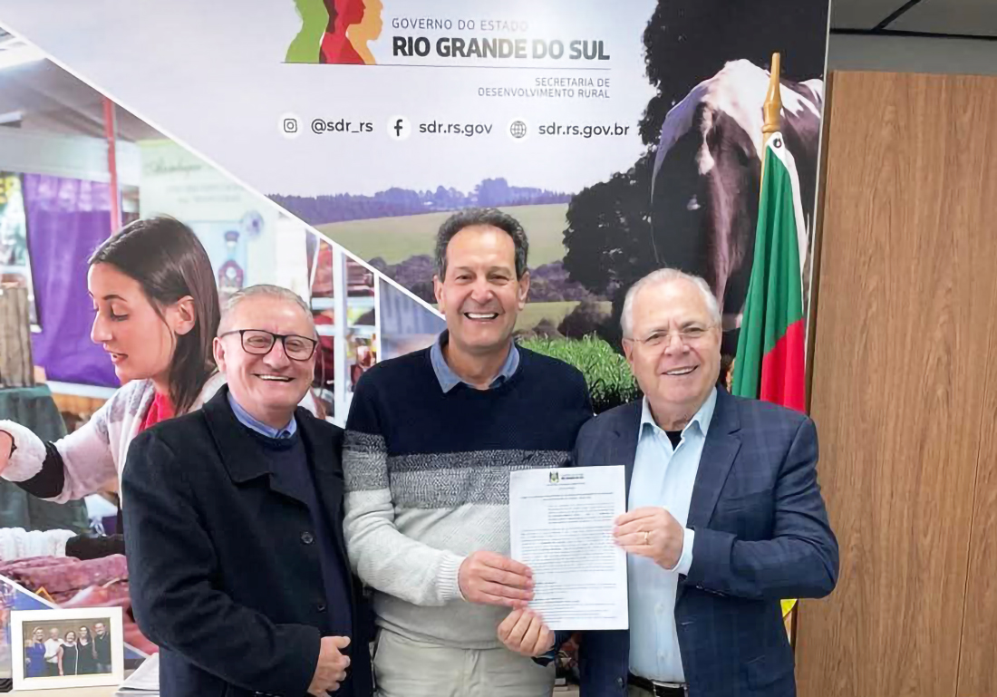 Capa Caiçara garante participação no Programa Milho 100% e solicita trator agrícola