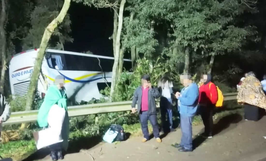 Capa Homem morre em colisão frontal entre carro e ônibus em Novo Barreiro