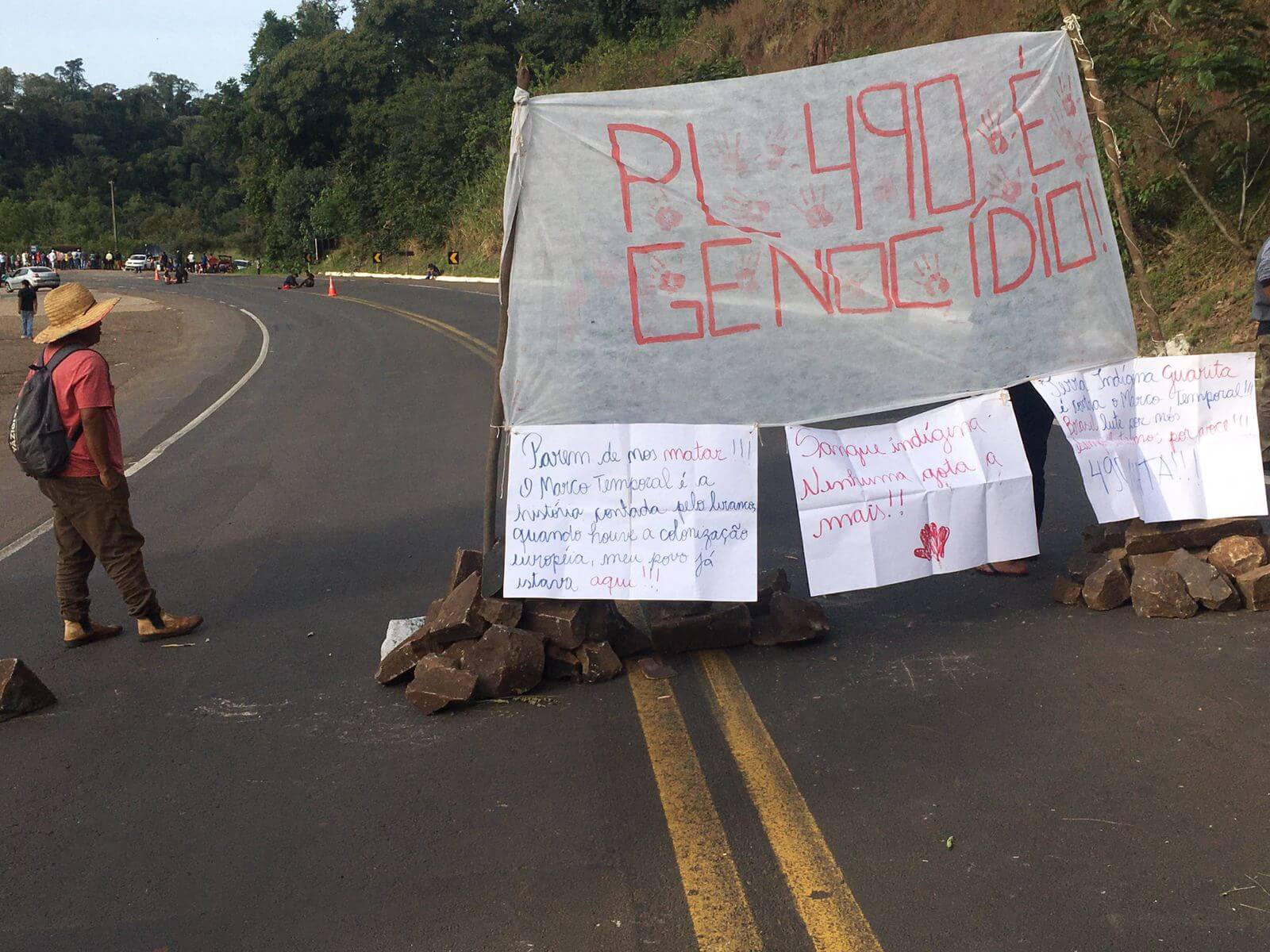 Capa Grupo de indígenas voltam a bloquear a BR-386 em Iraí