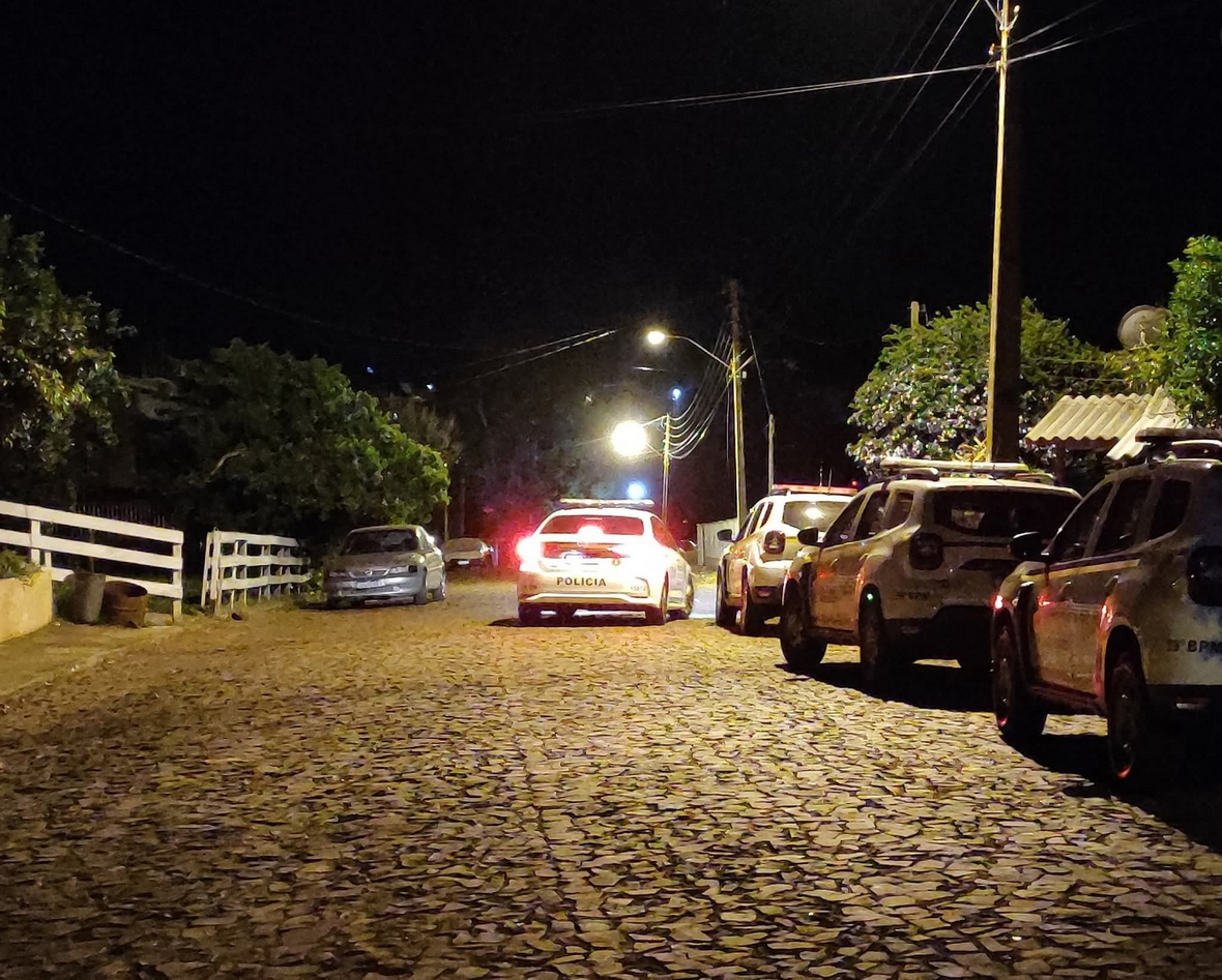 Capa Homem é morto a tiros em Jaboticaba