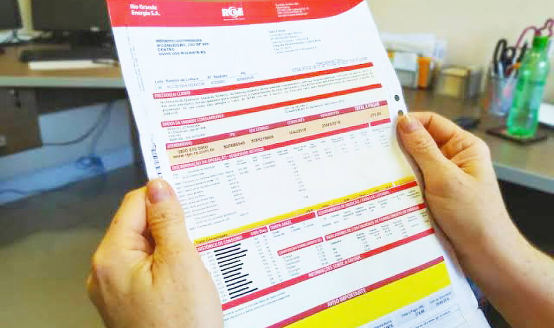 Capa Conta de luz deve ficar mais de 20% mais cara para cerca de 2 milhões de clientes no RS