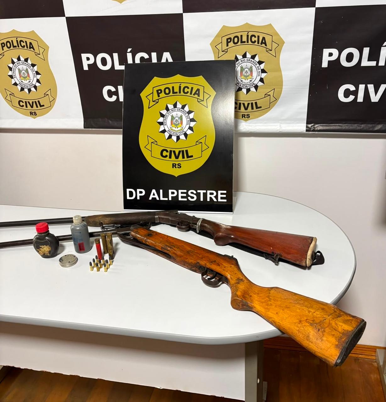 Capa Polícia Civil apreende armas e munições durante operação em Alpestre