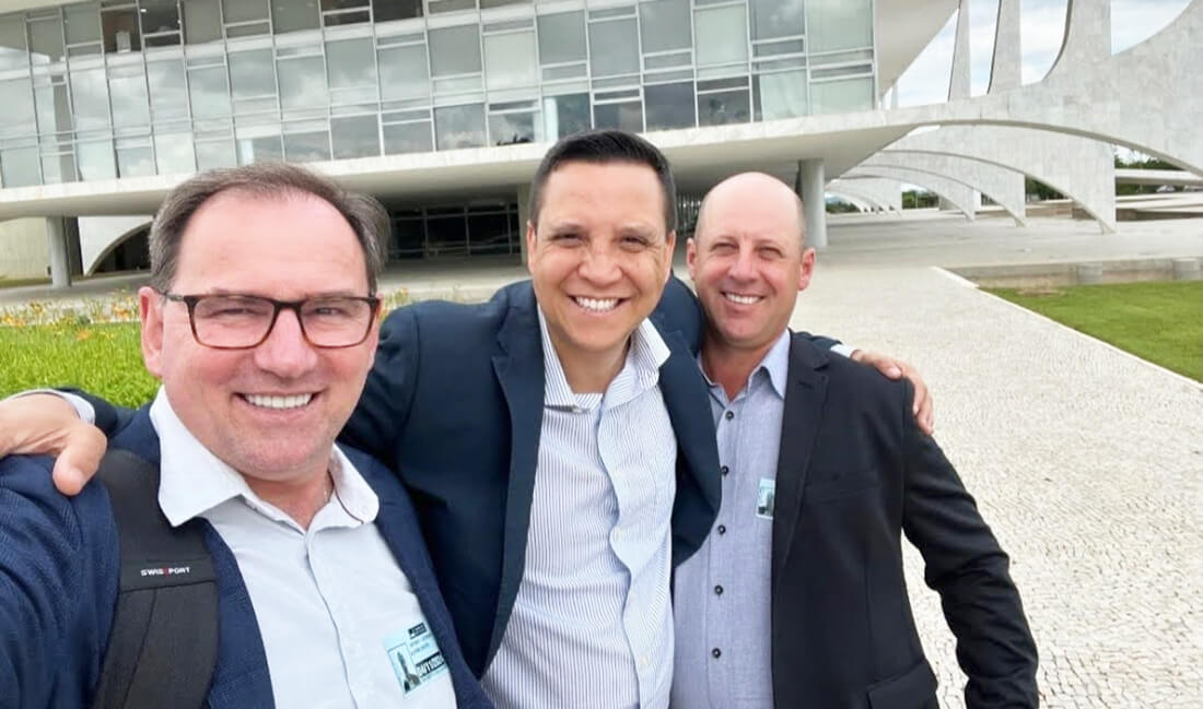 Capa Prefeito Álvaro Decarli e o vereador Aurio Roso viajam a Brasília em busca de recursos para Cerro Grande
