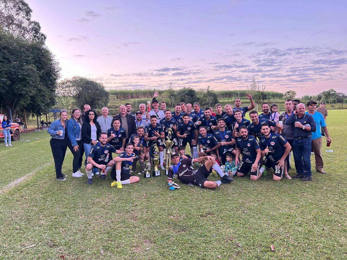Capa Toca e Sai/Grenal são campeões do Campeonato Municipal de Futebol de Campo de Seberi