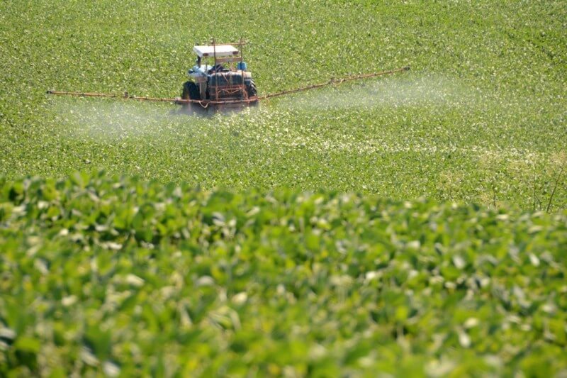 Capa Municípios devem cumprir normas de compra e uso de agrotóxicos