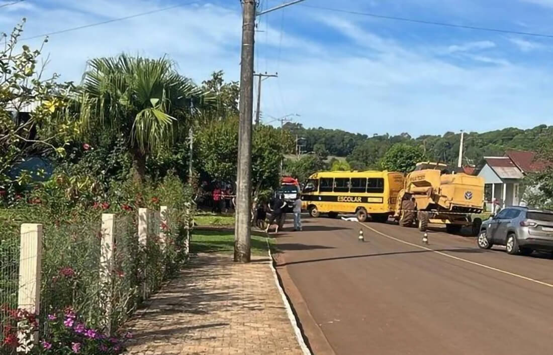 Capa Acidente com ônibus escolar sem motorista resulta em morte de idoso no Noroeste do RS