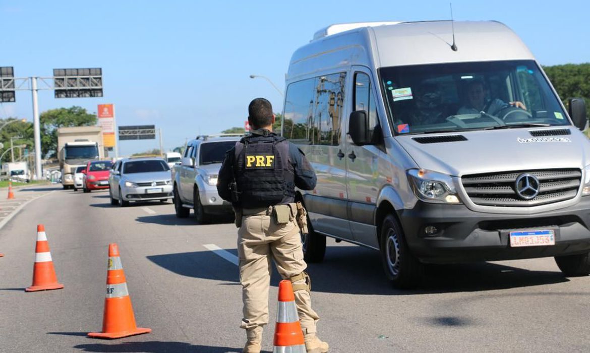 Capa Feriado de carnaval registrou 73 mortes nas rodovias federais, diz PRF
