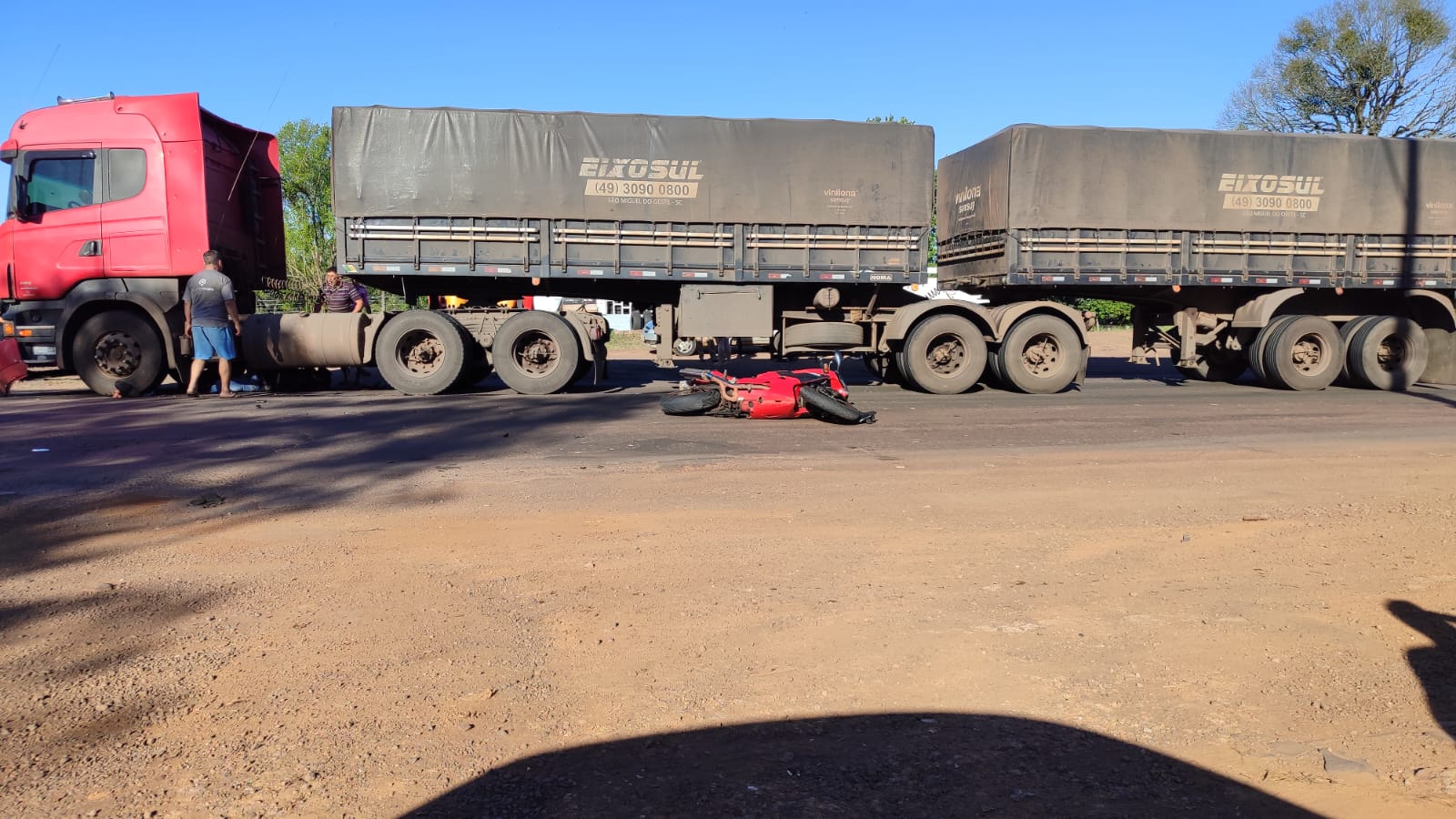 Capa Motociclista fica gravemente ferido após acidente com caminhão na BR 386 em FW