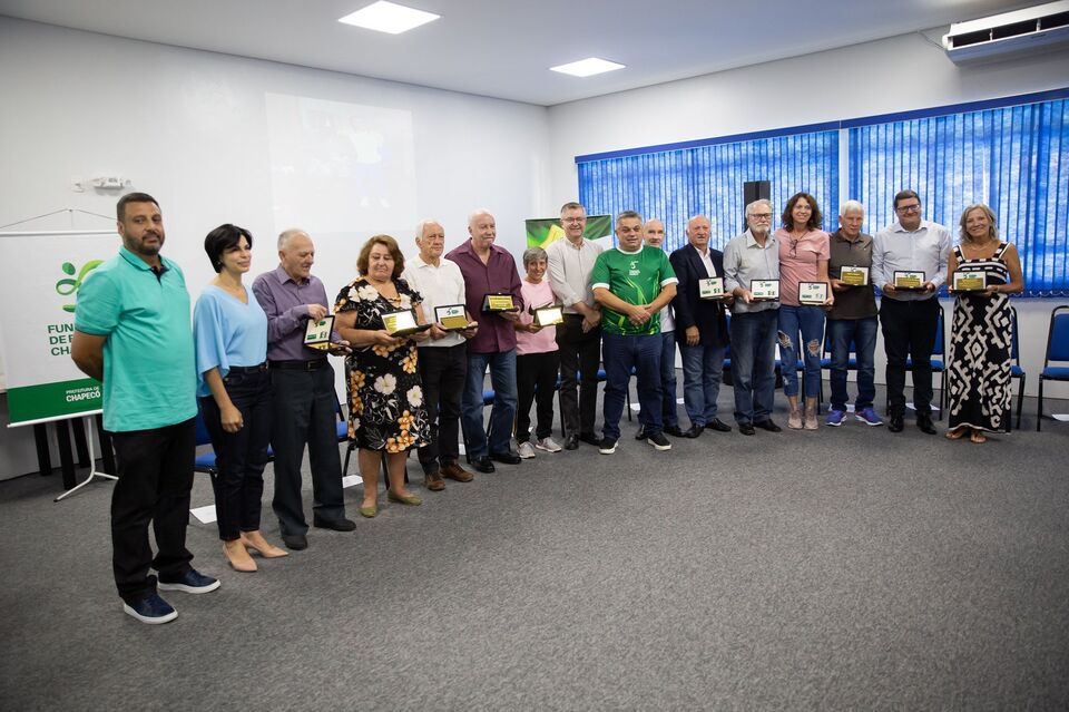 Capa Claudio Jacoski recebe homenagem da Fundação de Esportes de Chapecó