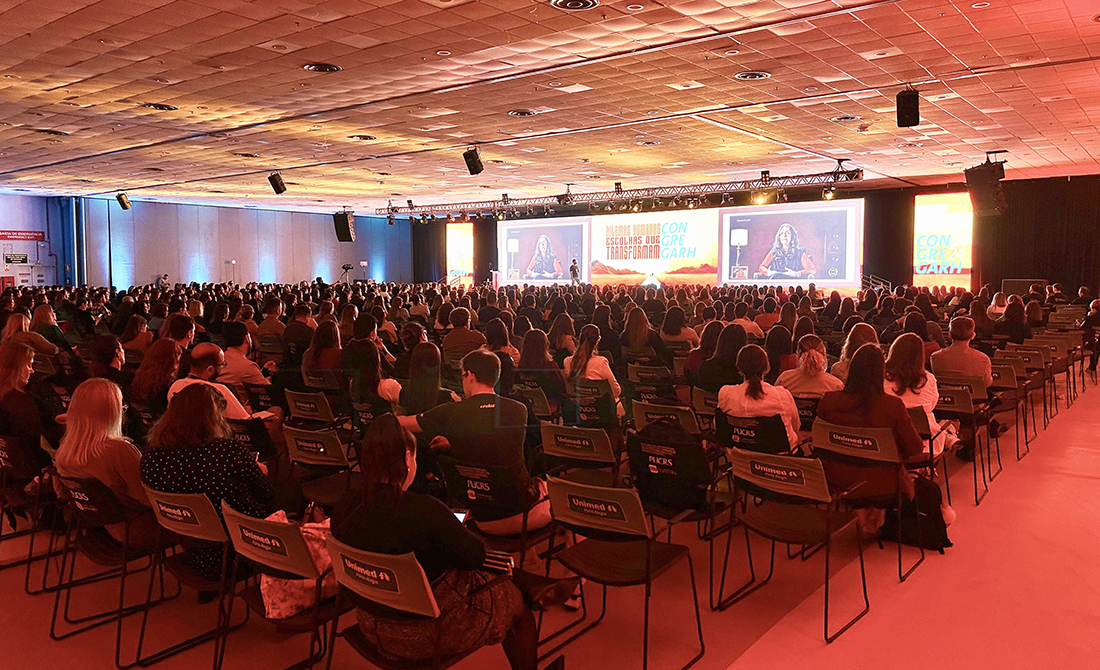Capa Creluz marca presença no CONGREGARH 2024, proporcionando reflexões sobre desenvolvimento humano, gestão e liderança