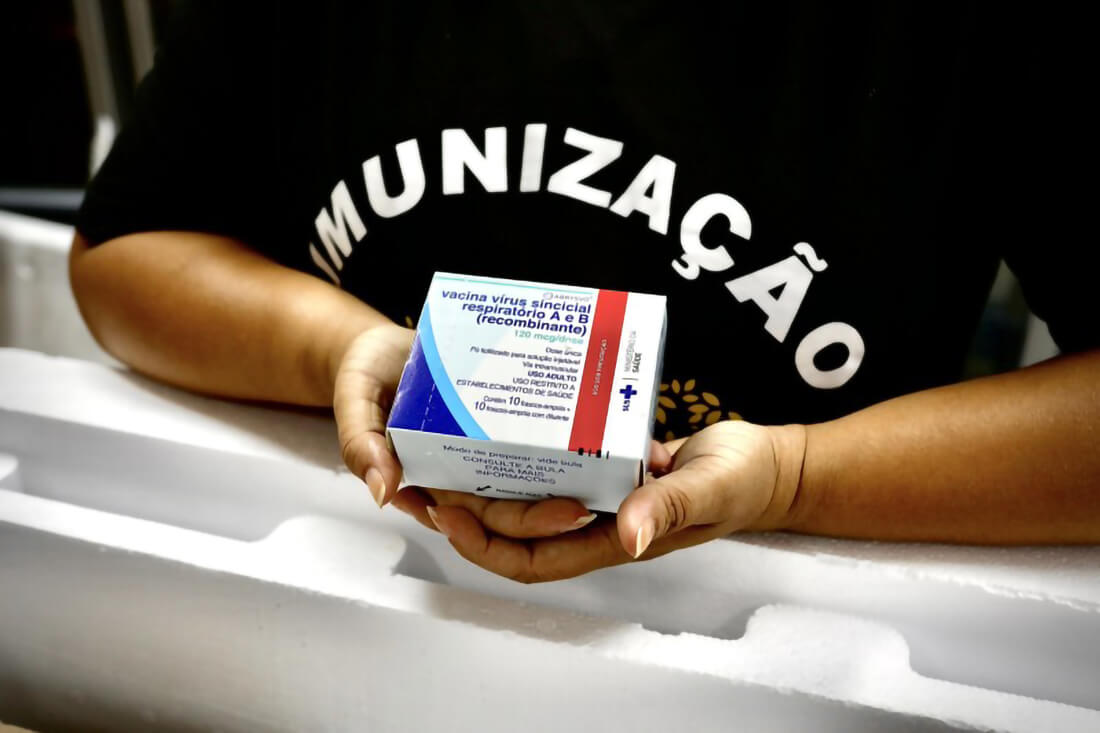 Capa Rio Grande do Sul recebe 32 mil doses de vacina para gestantes que imuniza bebês contra a bronqueolite