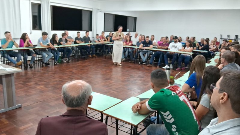 Capa Encontro de Famílias da URI/FW explora vínculo com atividades agropecuárias