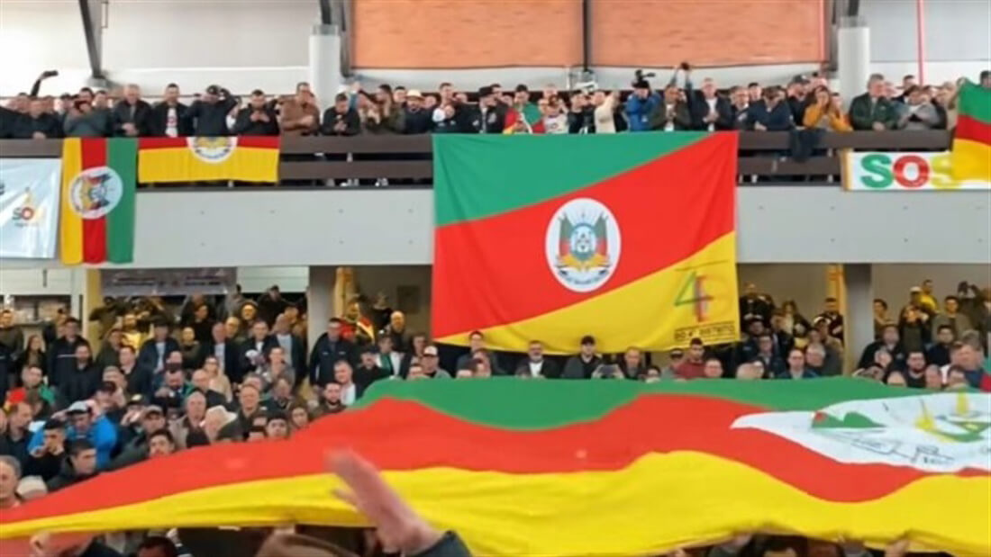 Capa Produtores rurais protestam em Porto Alegre por apoio governamental diante de crise no RS