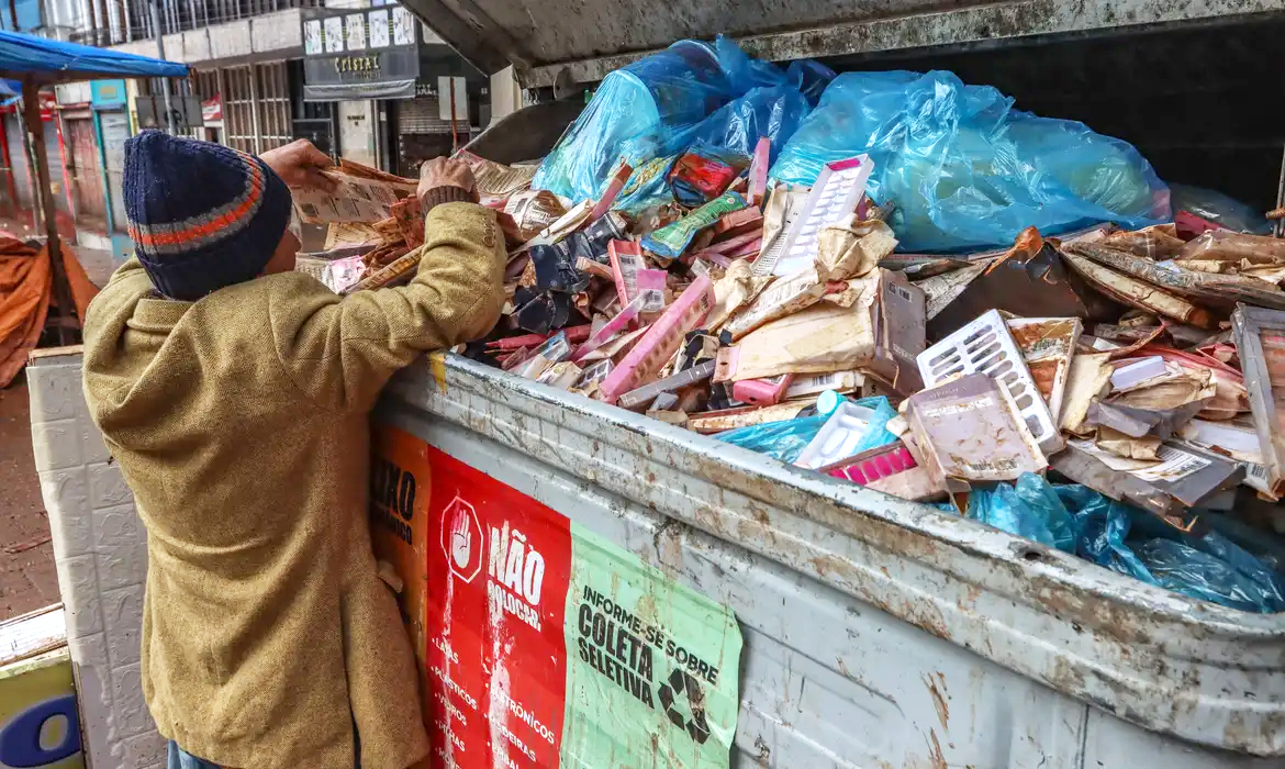 Capa Em meio à tragédia, população em situação de rua deve aumentar no RS
