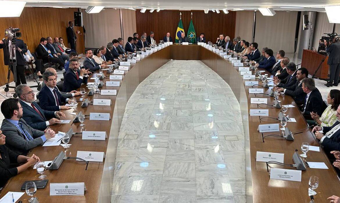 Capa Governadores se unem em Brasília para condenar atos golpistas
