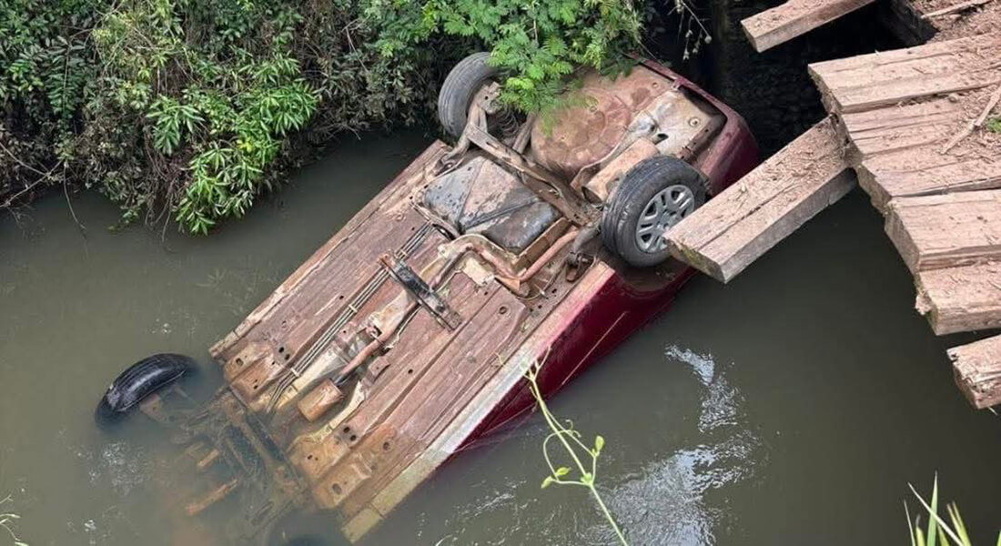 Capa Casal de idosos morre após carro cair de ponte no RS