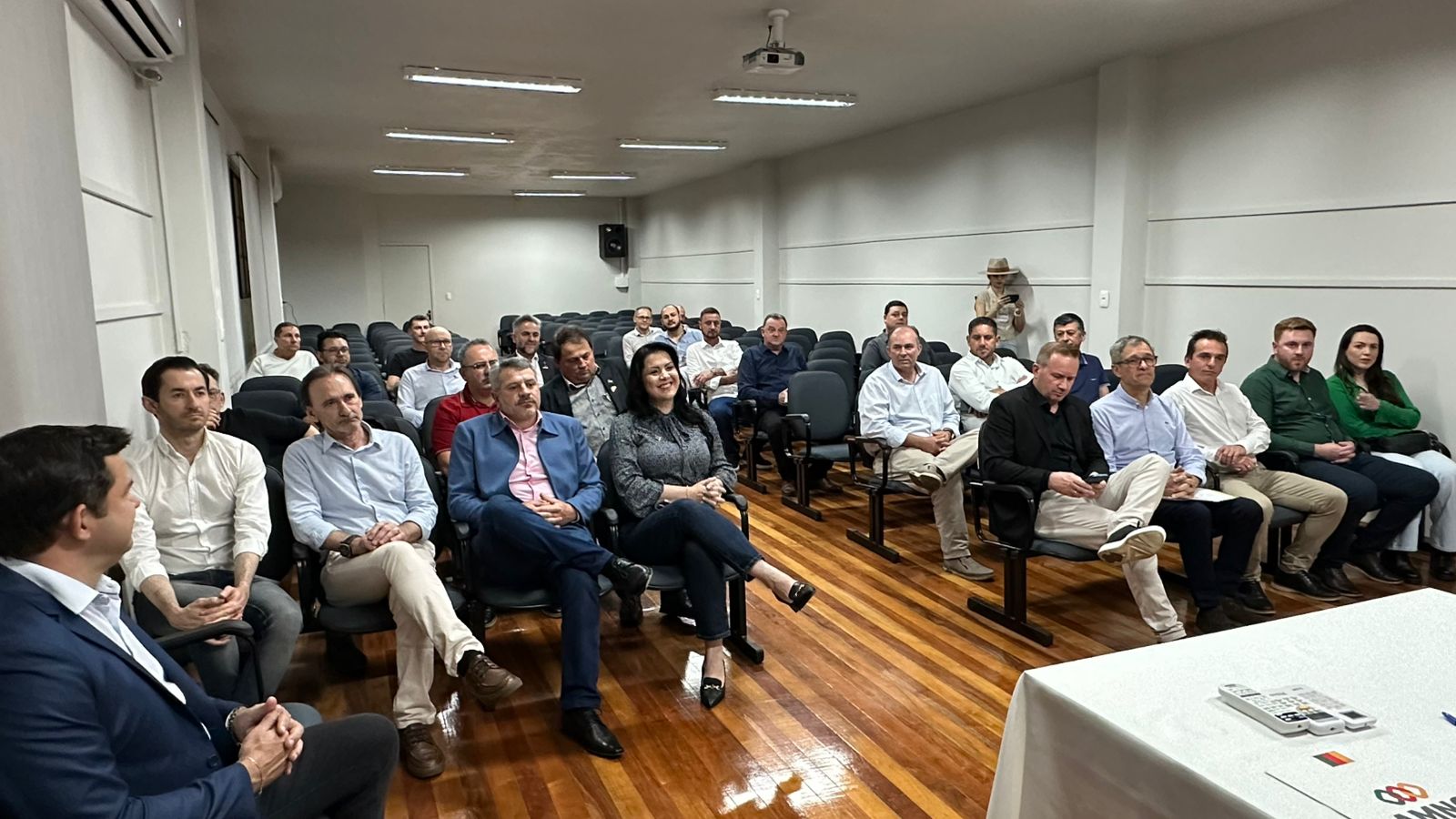Capa Prefeitos da região se reúnem durante a Festiplan 2025 em encontro da AMNG em Planalto/RS