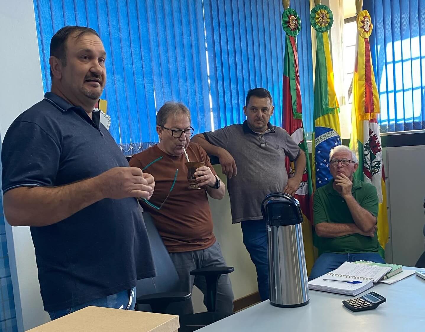 Capa Prefeito de Vista Alegre, Rudinei Bridi, promove reunião com servidores das secretarias da Administração, Fazenda e Agricultura