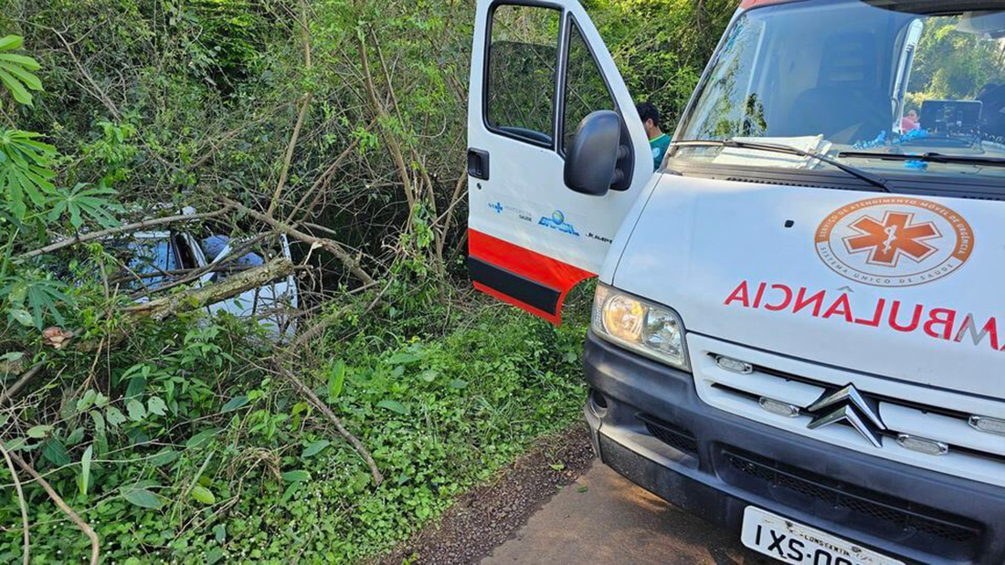 Capa Mulher morre após carro sair da pista em Constantina