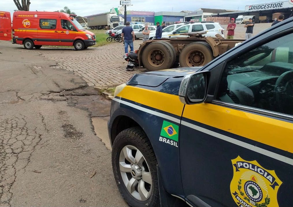 Capa Motociclista morre em colisão traseira com caminhão em Carazinho