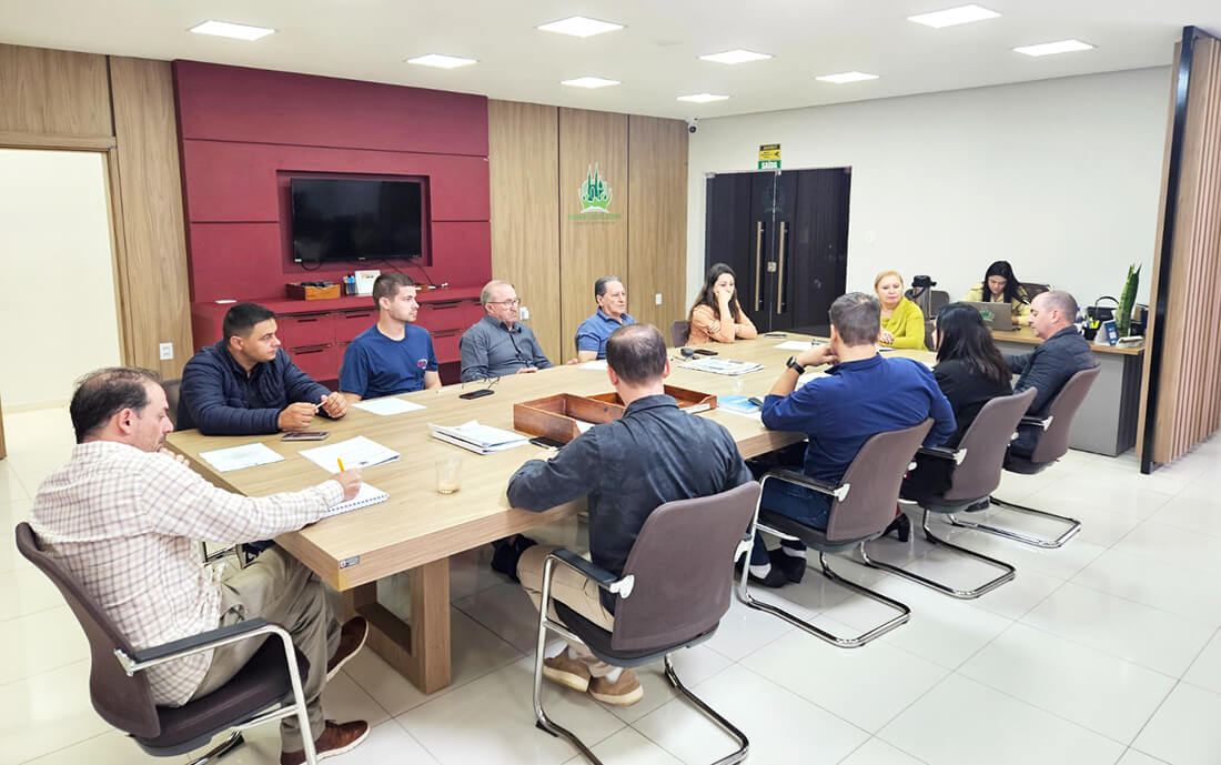 Capa Direção da URI/FW visita Câmara de Vereadores e apresenta demandas da instituição