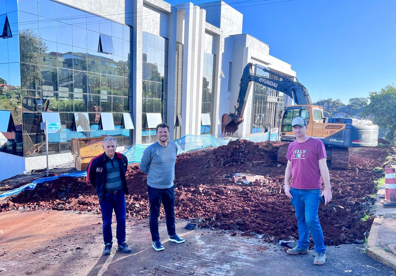 Capa Três Passos avança na pavimentação urbana com obras no Bairro Santa Inês