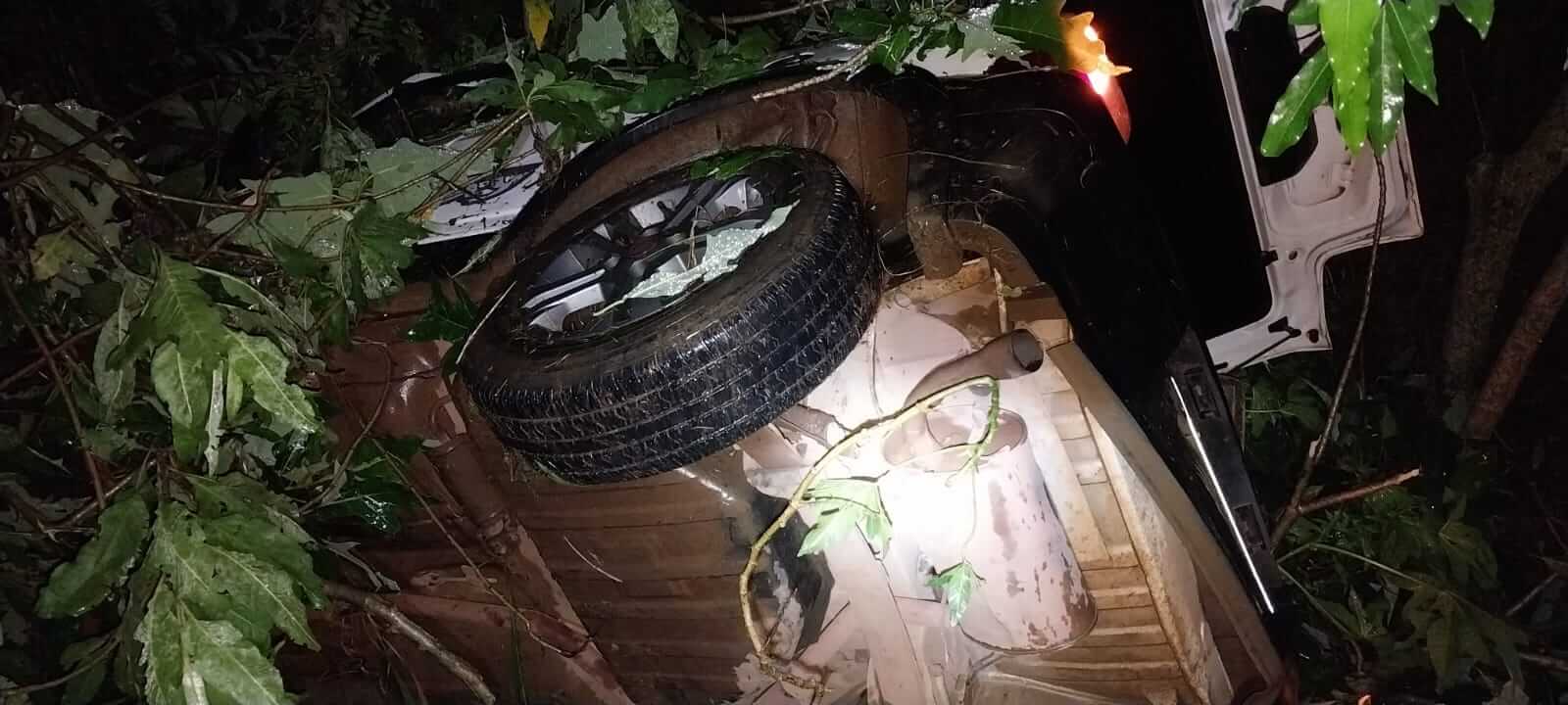 Capa Condutor fica ferido após saída de pista na ERS-404 em Rondinha
