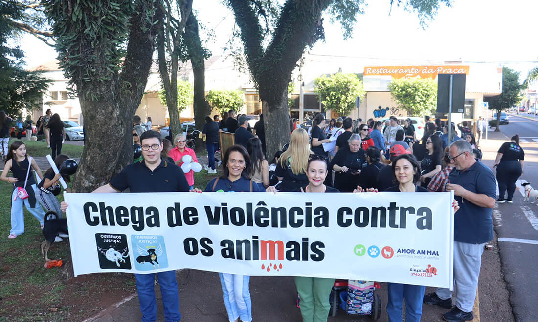 Capa Protesto em Palmeira das Missões cobra justiça após envenenamento de animais