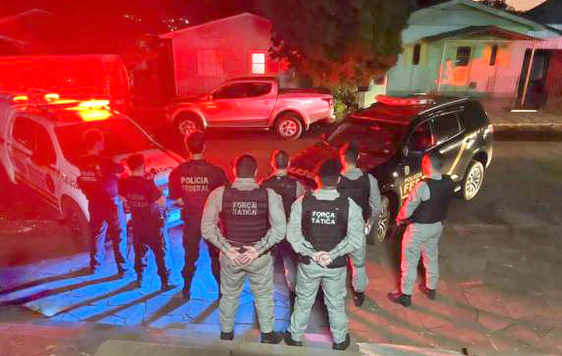 Capa Brigada Militar e Polícia Federal de Santo Ângelo prendem condenado procurado pela Interpol