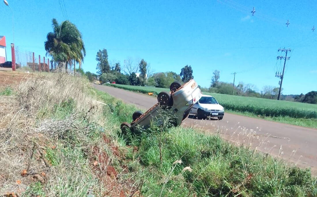 Capa Acidente em Coronel Bicaco envolve família com duas crianças
