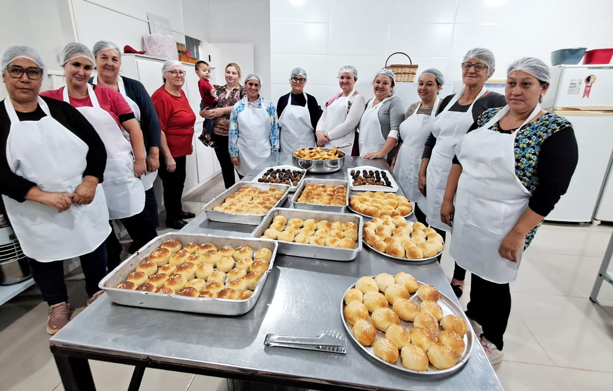 Capa Curso do CRAS e da Emater em Derrubadas ensina novas formas de aproveitamento culinário da mandioca