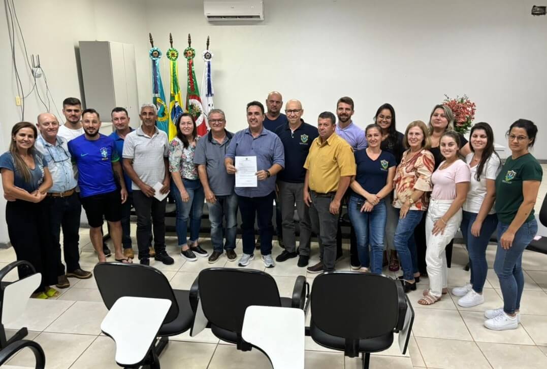 Capa Ametista do Sul é contemplada com veículo para saúde destinado pelo Senador Luiz Carlos Heinze