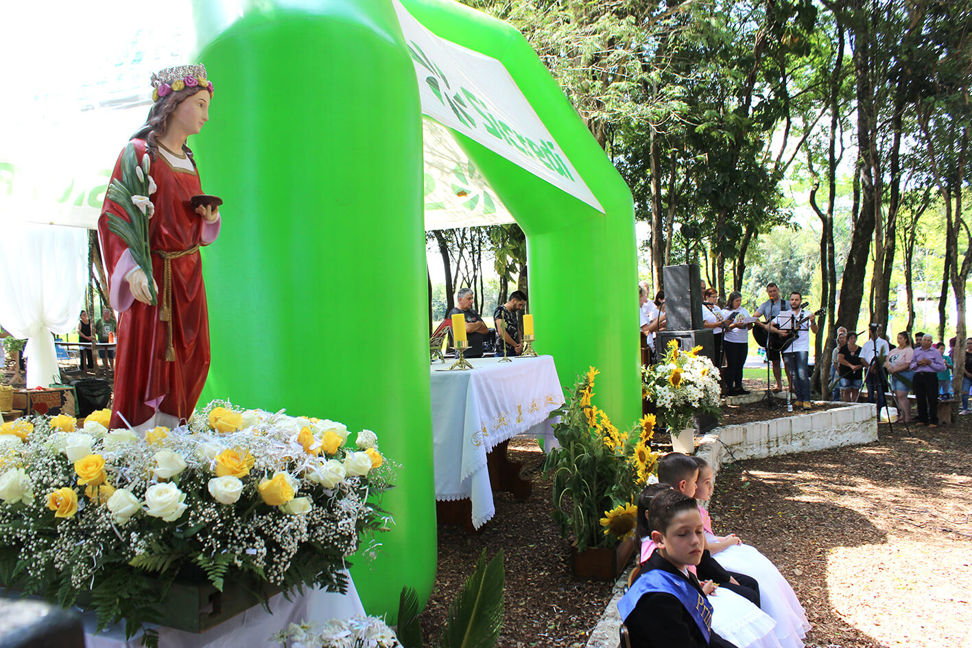 Capa Comunidade da Linha 21 de Abril celebra Santa Luzia