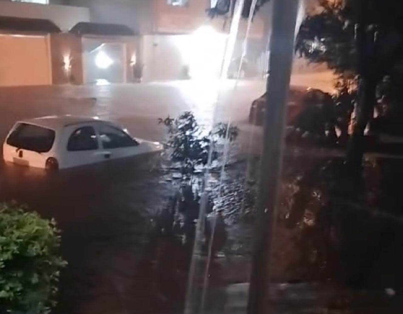 Capa Administração Municipal de FW se reúne para definir ações emergenciais em razão da enxurrada