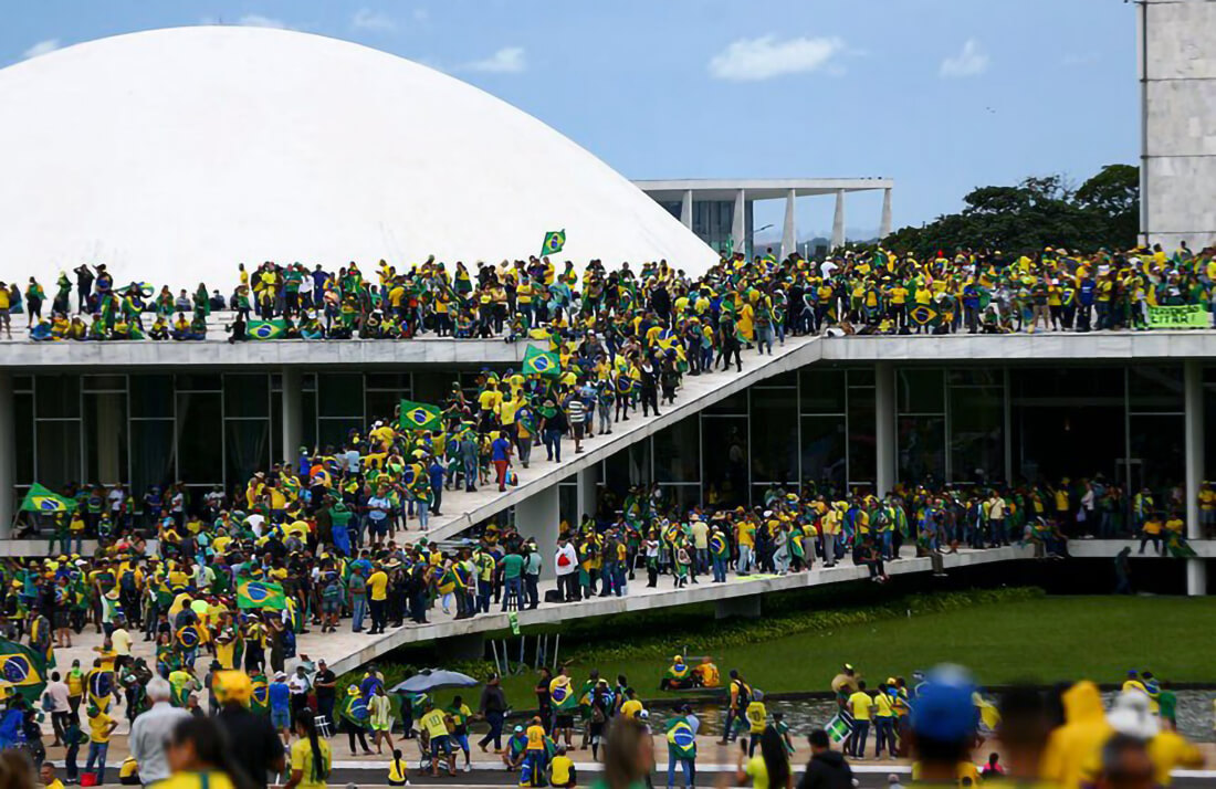 Capa Após 2 anos dos ataques de 8 de janeiro, 122 pessoas seguem foragidas
