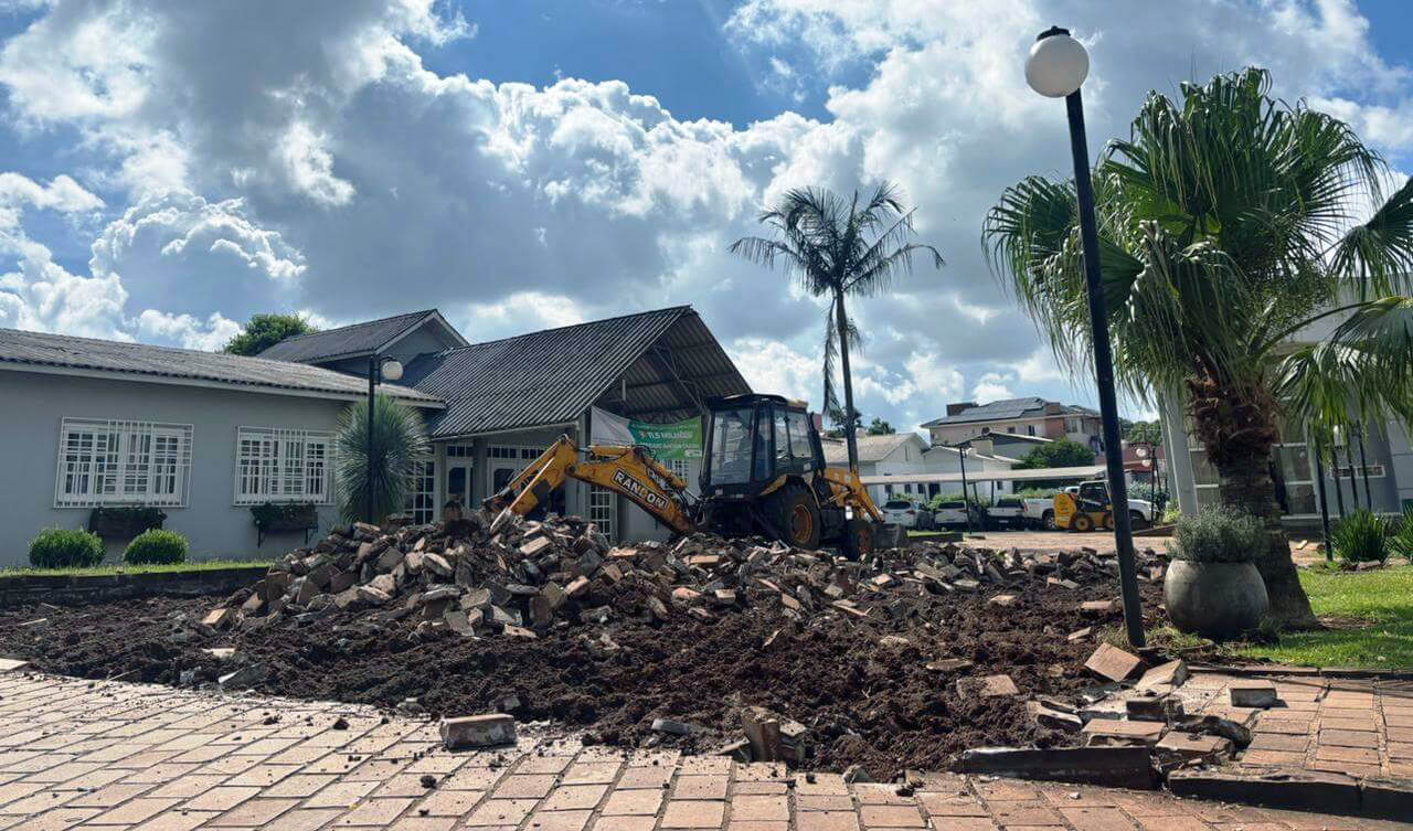 Capa Três Palmeiras inicia construção de novo Centro Administrativo