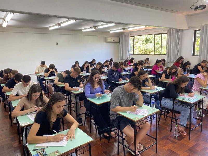 Capa URI/FW realiza Vestibular de Verão com 500 participantes e amplia oferta de cursos