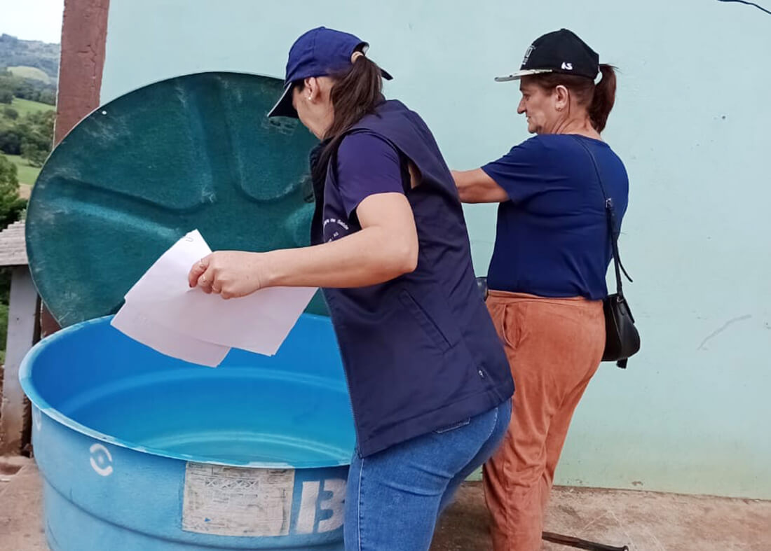 Capa Agentes de Saúde e endemias visitam residências em Caiçara
