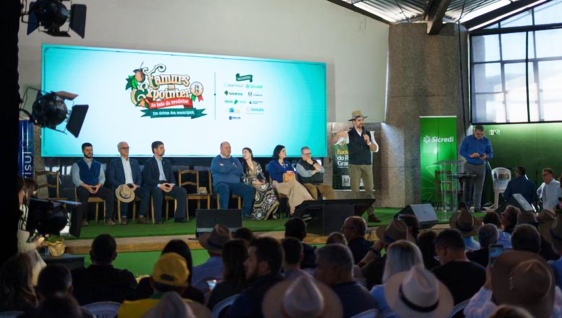 Capa Assembleia de Prefeitos na Expointer debate o futuro do agronegócio e fortalece a união dos municípios gaúchos