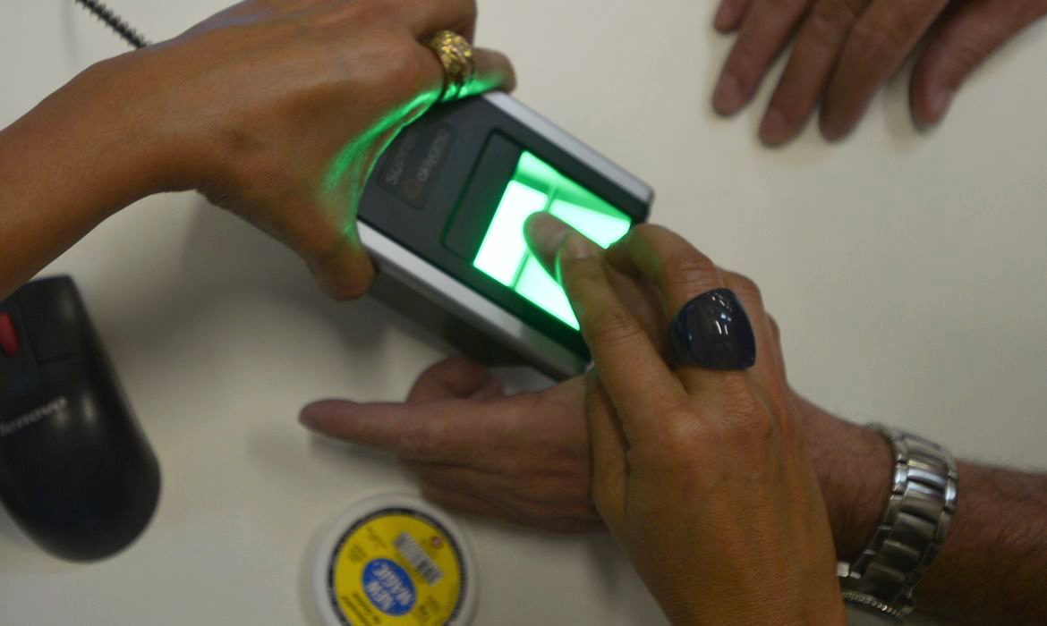 Capa INSS alerta para golpes que usam informação falsa sobre biometria
