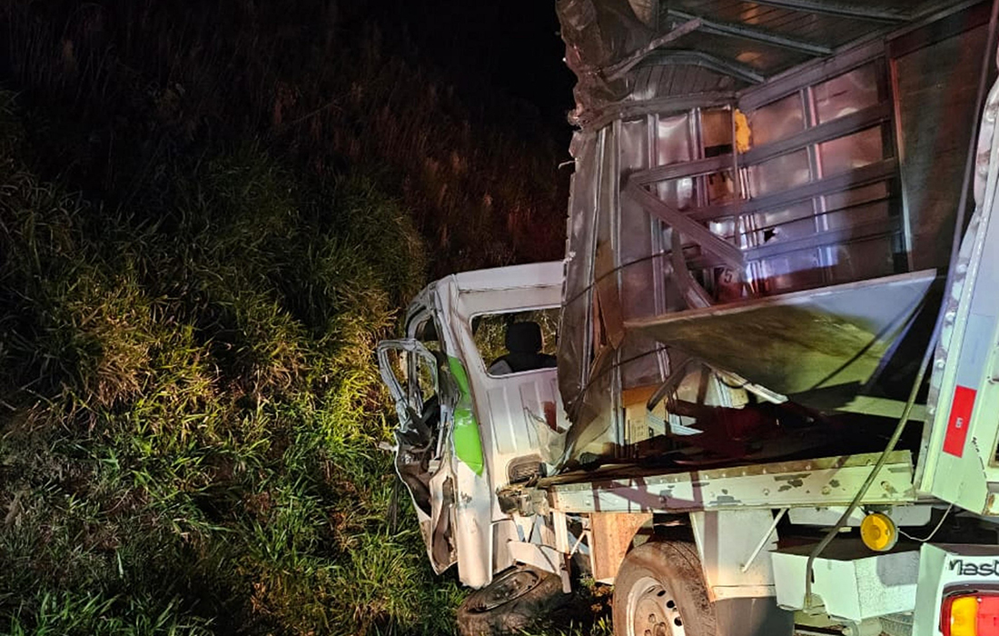 Capa Colisão entre três caminhões deixa motorista ferido na BR-386 em Soledade
