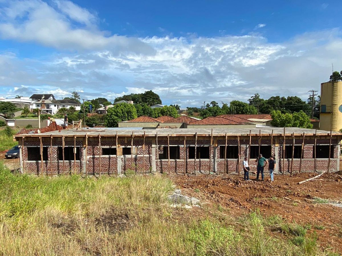 Capa Caiçara: vice-prefeito acompanha andamento da obra na EMEI Vô Danilo