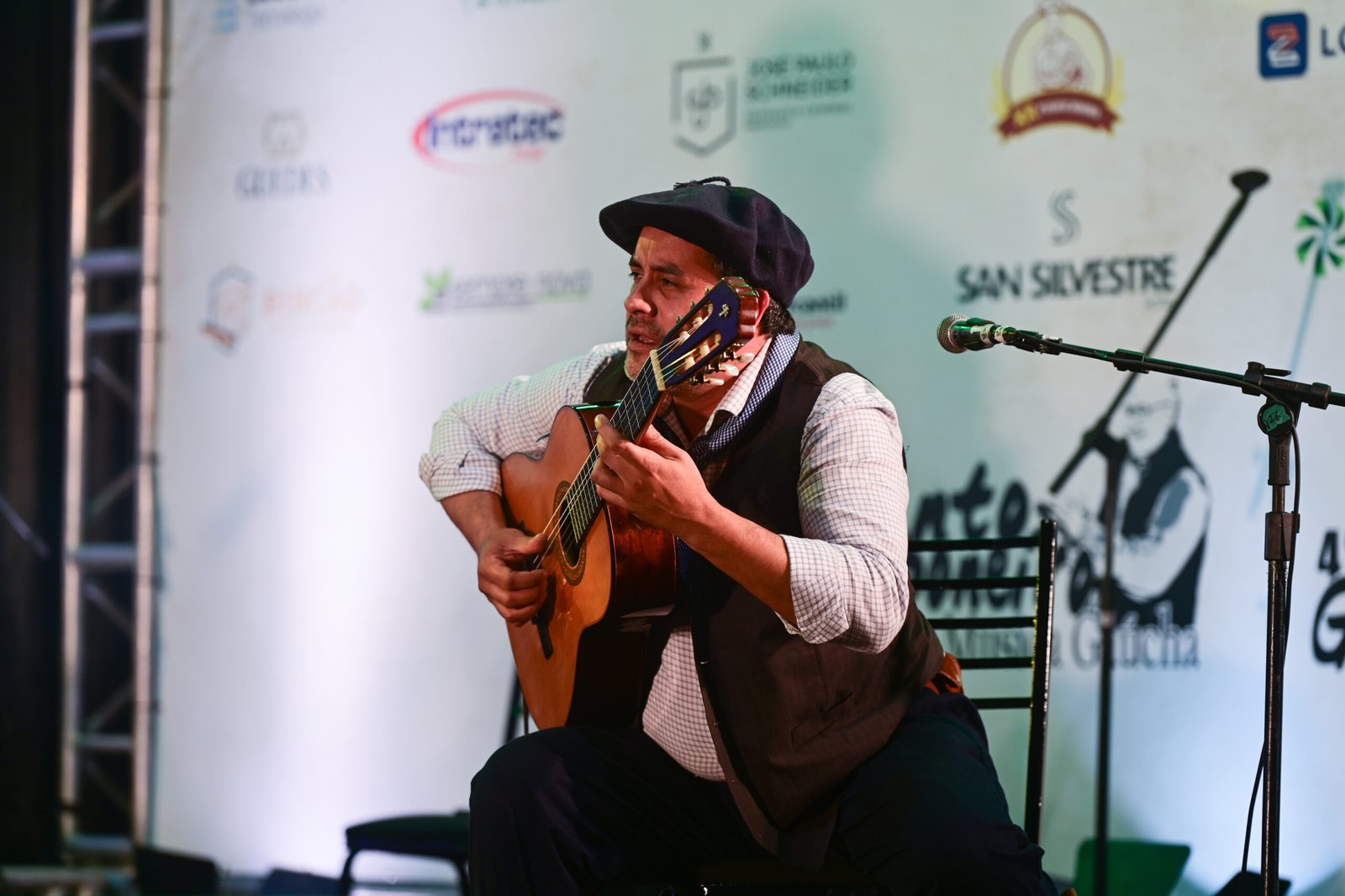 Capa Rádio Palmeira fará transmissão ao vivo do Canto Galponeiro e 5º Piazito em Passo Fundo